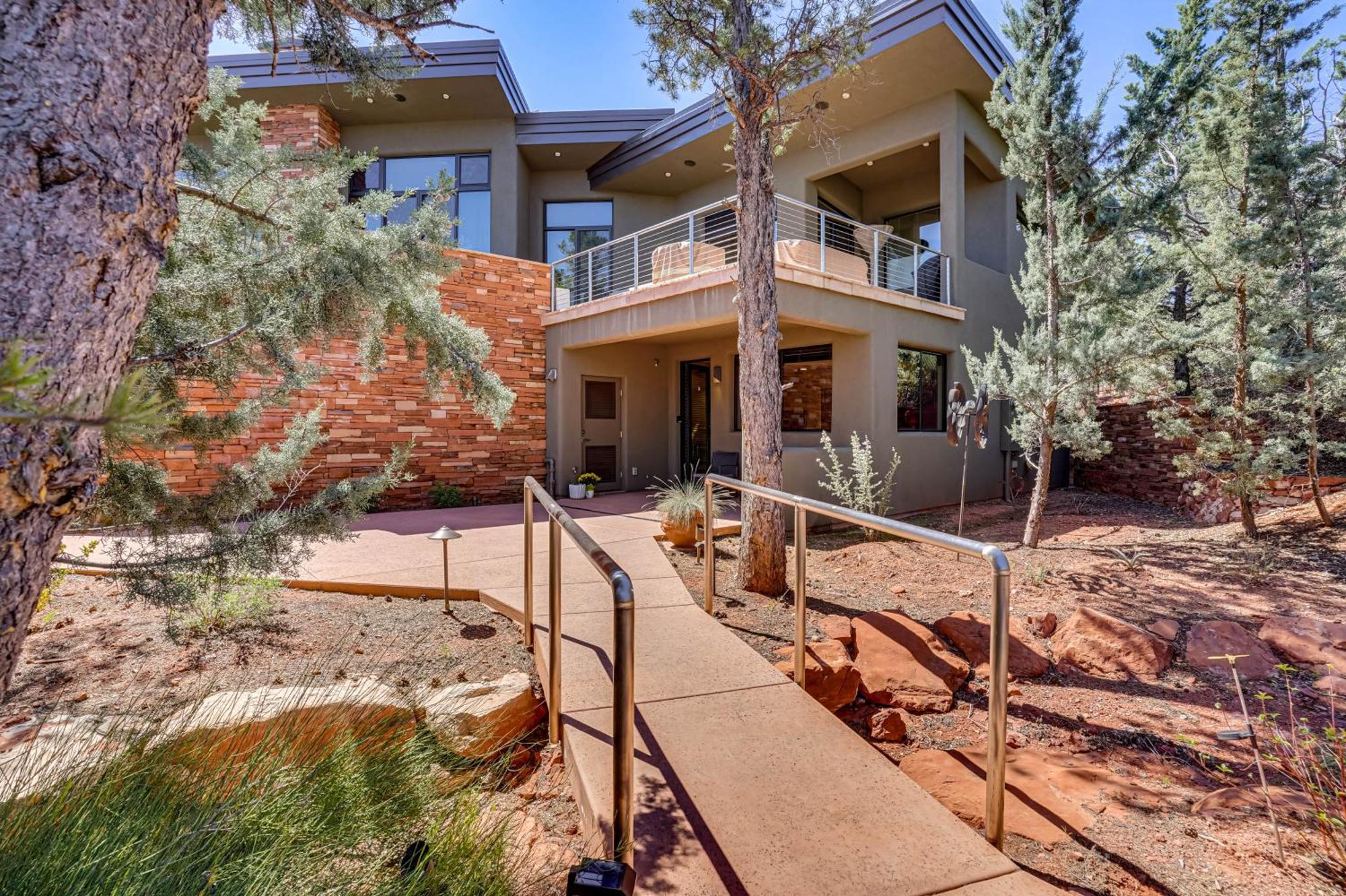 Sedona Couples Retreat With Patio Walk To Trails! Leilighet Eksteriør bilde