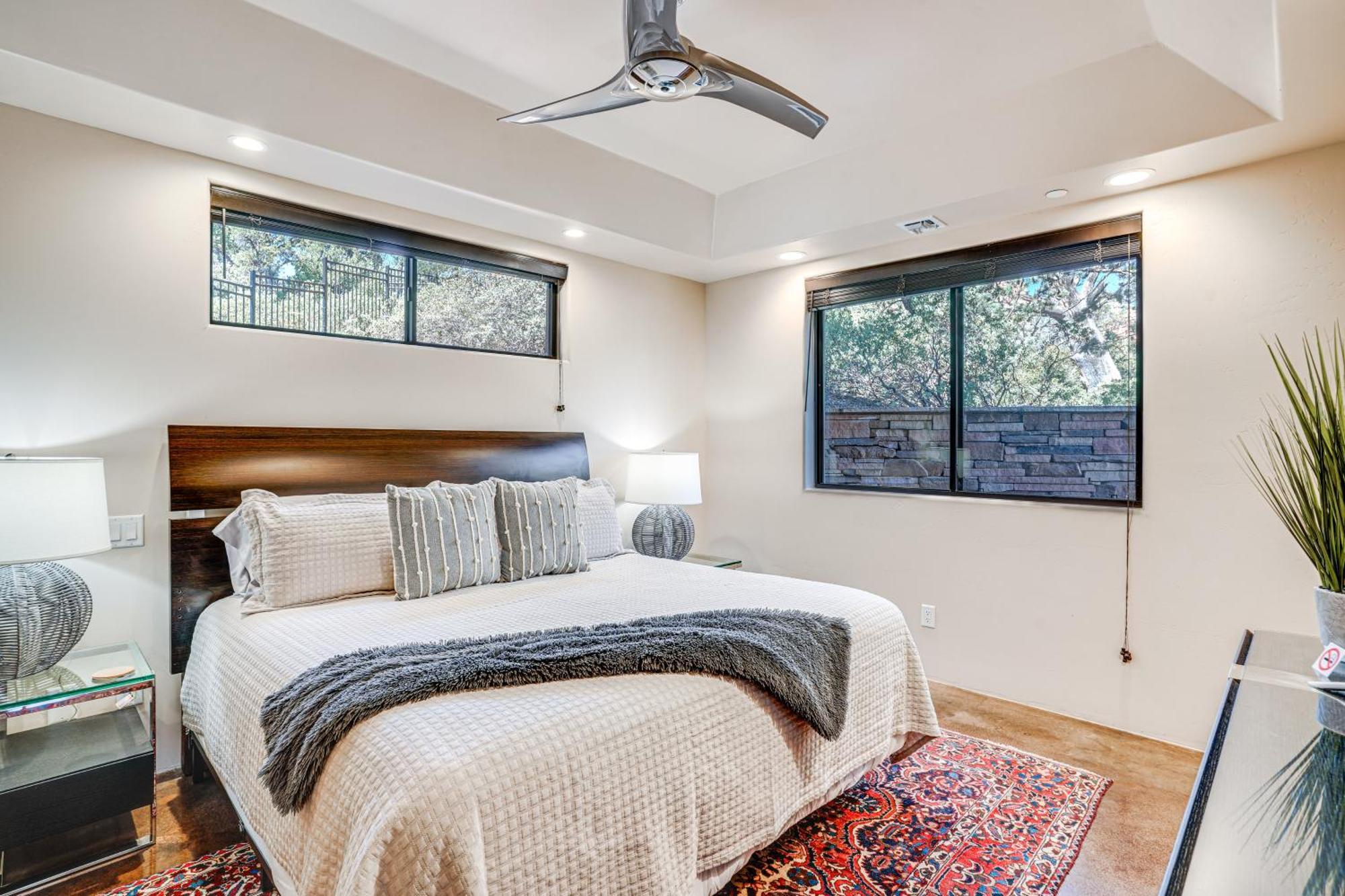 Sedona Couples Retreat With Patio Walk To Trails! Leilighet Eksteriør bilde