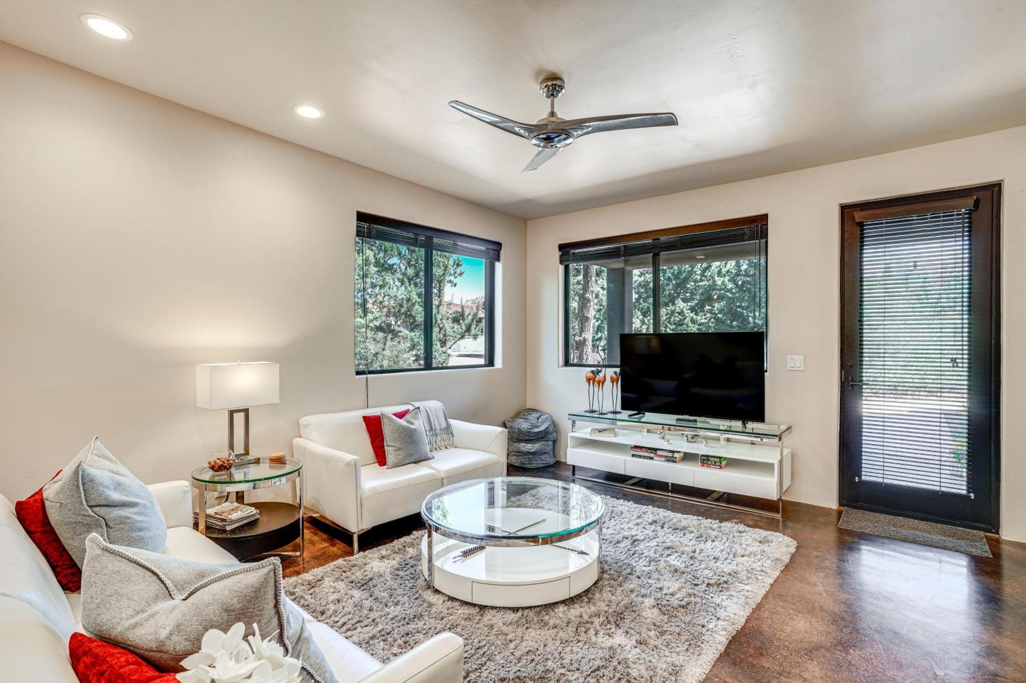 Sedona Couples Retreat With Patio Walk To Trails! Leilighet Eksteriør bilde